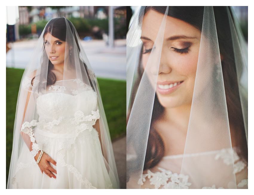 bridal session of Andrea Gage Cheek at Belo Mansion by Dallas wedding photographer Stacy Reeves