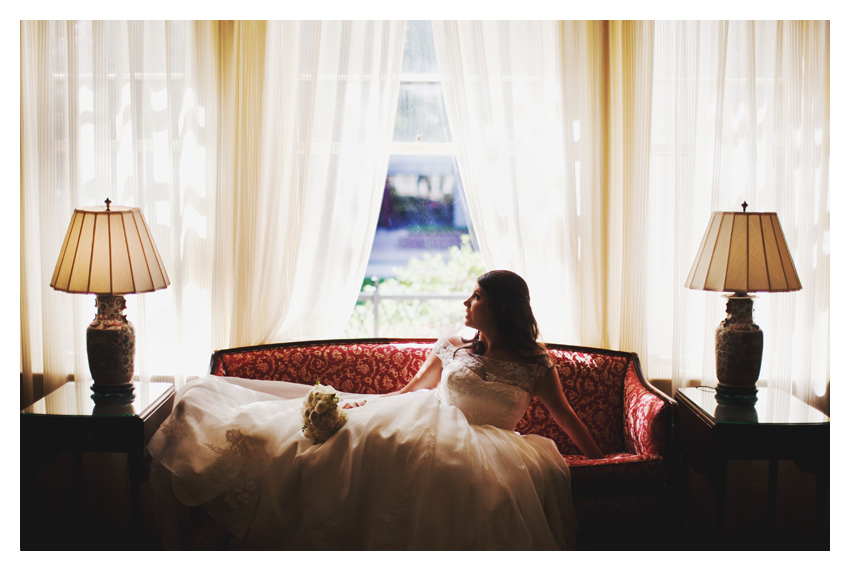 bridal session of Andrea Gage Cheek at Belo Mansion by Dallas wedding photographer Stacy Reeves