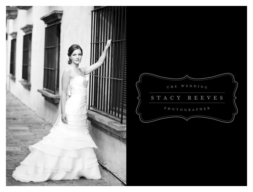 bridal portrait photo session of Chelsey Seufer in the Las Colinas Canals by Dallas wedding photographer Stacy Reeves