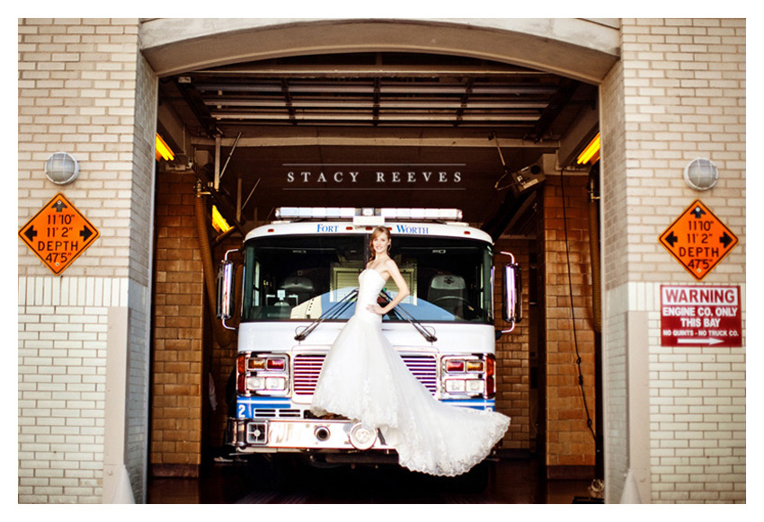 bridals of Courtney Skeins at a fire station and Post Office in downtown Fort Ft. Worth Texas by Dallas wedding photographer Stacy Reeves