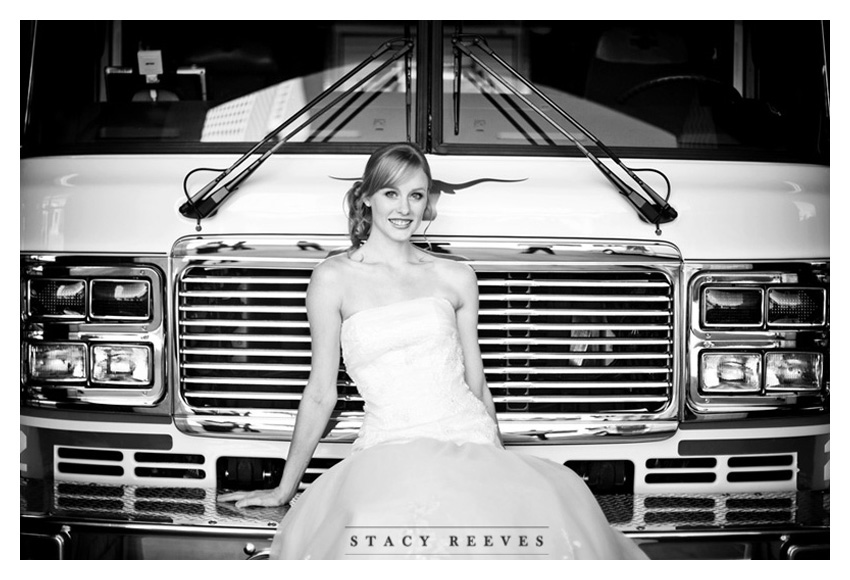 bridals of Courtney Skeins at a fire station and Post Office in downtown Fort Ft. Worth Texas by Dallas wedding photographer Stacy Reeves