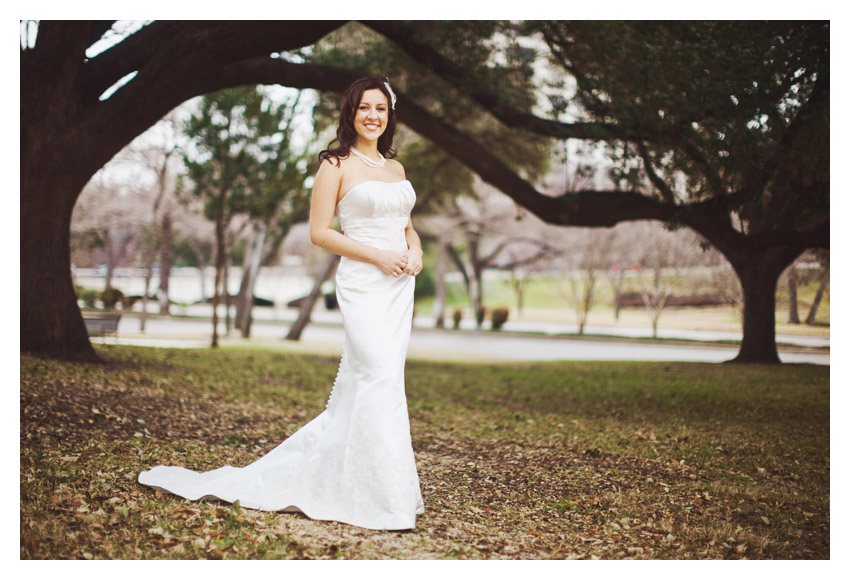 bridal photo portraits of Julie Lasater Beal at Arlington Hall in Dallas by vintage wedding photographer Stacy Reeves