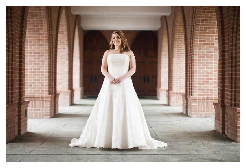classic elegant timeless traditional bridal portraits of Jennifer Movassaghi Moffett by Dallas wedding photographer Stacy Reeves