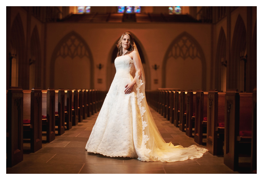 classic elegant timeless traditional bridal portraits of Jennifer Movassaghi Moffett by Dallas wedding photographer Stacy Reeves