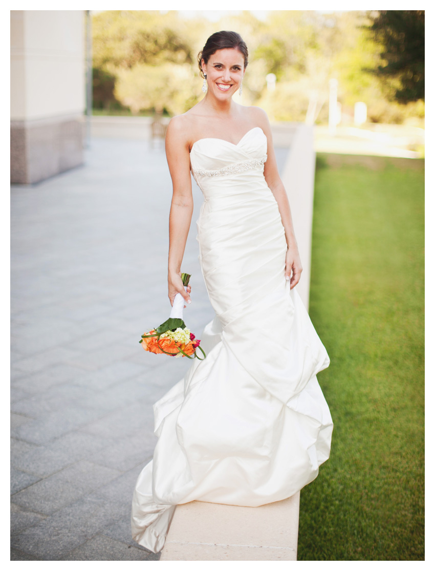 Bridal session of Lindsey Barrett Mudge at George Bush Library in College Station Texas by Dallas wedding photographer Stacy Reeves