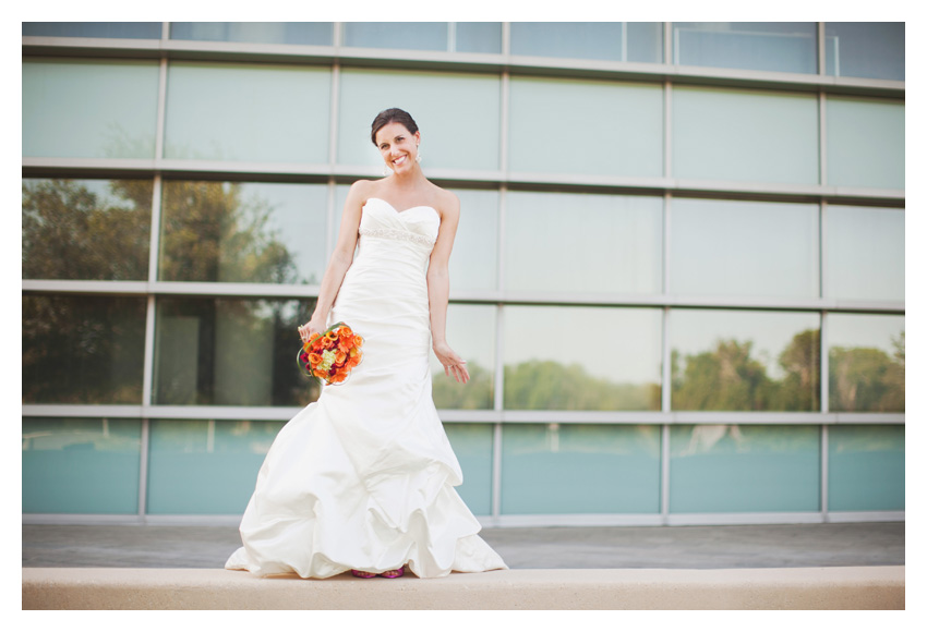 Bridal session of Lindsey Barrett Mudge at George Bush Library in College Station Texas by Dallas wedding photographer Stacy Reeves