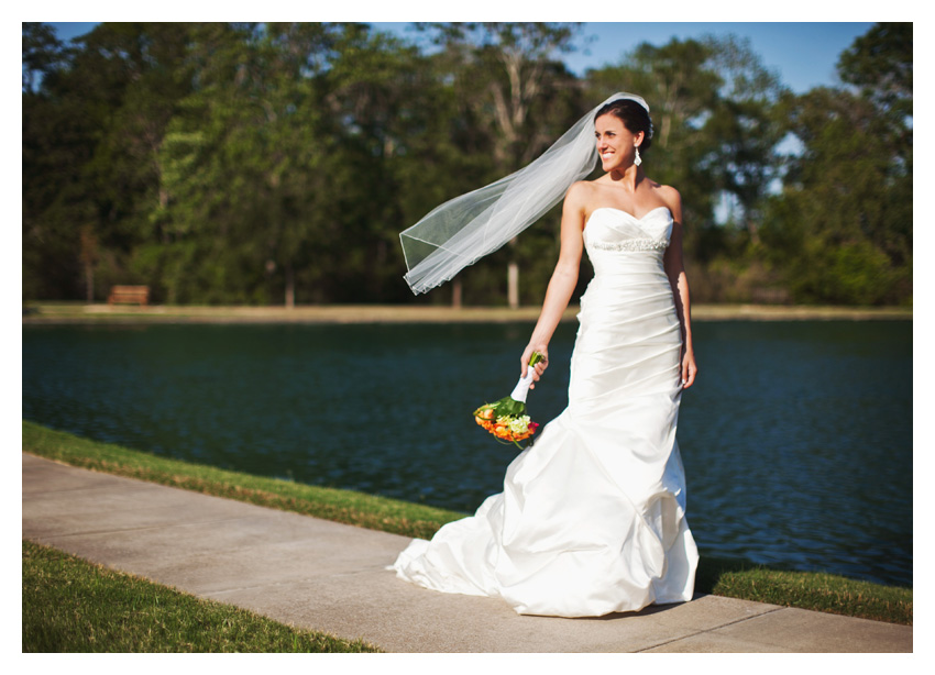 Bridal session of Lindsey Barrett Mudge at George Bush Library in College Station Texas by Dallas wedding photographer Stacy Reeves