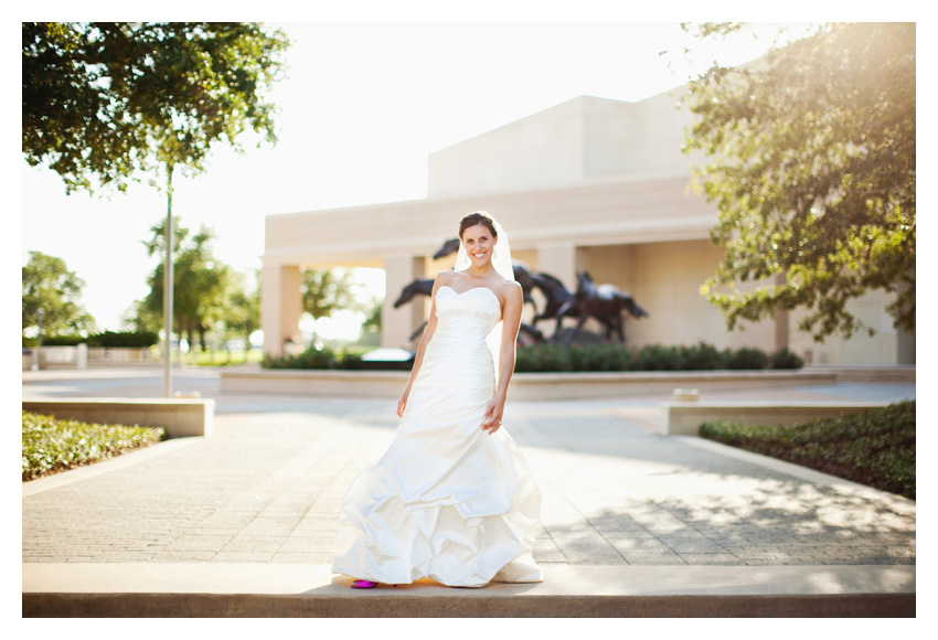 Bridal session of Lindsey Barrett Mudge at George Bush Library in College Station Texas by Dallas wedding photographer Stacy Reeves