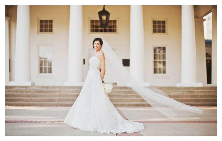 Bridal portrait photos of Melissa Davis Weigand at Arlington Hall and Lee Park in Turtle Creek by Dallas wedding photographer Stacy Reeves