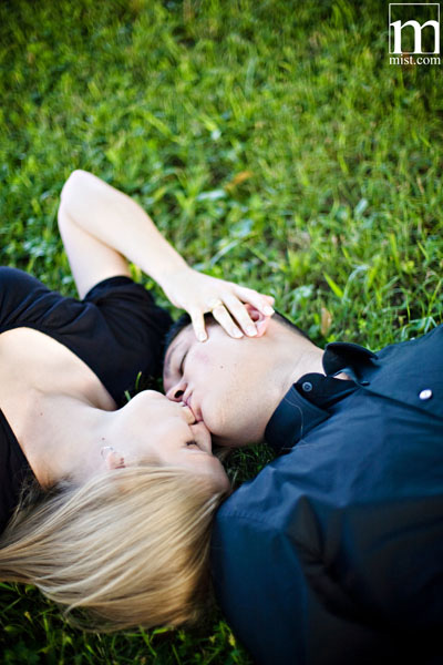 Engagement session of Allison Tacquard and Matthew Lynn in The Woodlands near Houston Texas by Dallas wedding photographer Stacy Reeves
