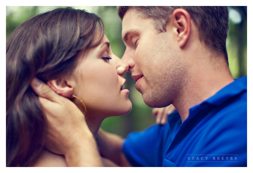 engagement session of Autumn Boatwright and Simon Harston in Highland Park by Dallas wedding photographer Stacy Reeves