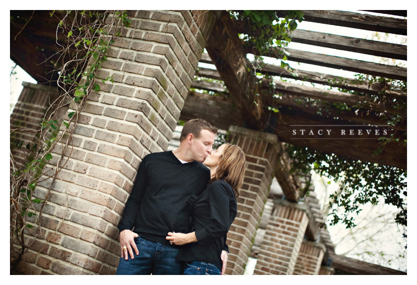 Engagement session family portraits of Carrie Crabtree and Jim McKemie in Hermann Park in Houston Texas by Dallas wedding photographer Stacy Reeves