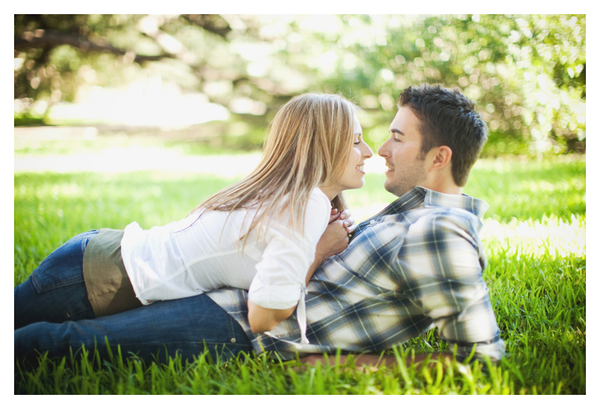 engagement session of Charles Charlie Henshaw and Jessica Templet in College Station Texas on the Aggie college campus of Texas A&M University in Aggieland by Dallas wedding photographer Stacy Reeves