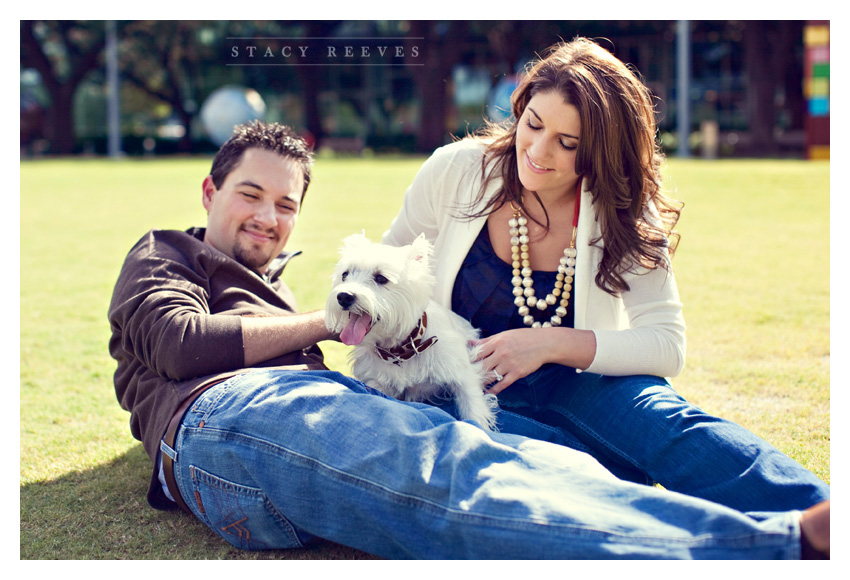 Engagement session of Jamie Riley and Garrett Roy at Discovery Green park in Houston by Dallas wedding photographer Stacy Reeves