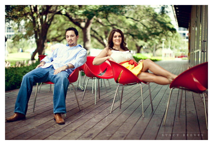 Engagement photos of Jamie Riley and Garrett Roy at Discovery Green Park in downtown Houston by Dallas wedding photographer Stacy Reeves