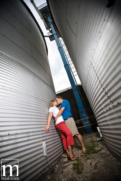 Engagement session of Julie Nienhiser and Jeff in downtown Frisco by Dallas wedding photographer Stacy Reeves