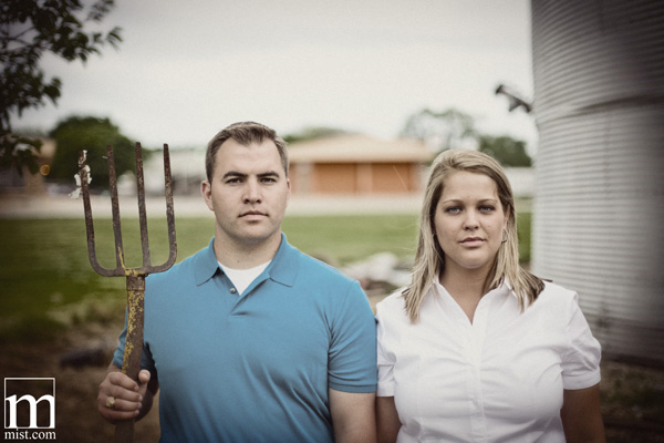 Engagement session of Julie Nienhiser and Jeff in downtown Frisco by Dallas wedding photographer Stacy Reeves