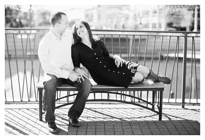 engagement session of Lindsey Barrett and Chris Mudge in The Woodlands Texas by Plano wedding photographer Stacy Reeves