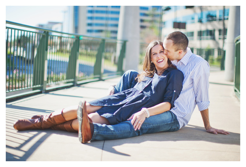 engagement session of Lindsey Barrett and Chris Mudge in The Woodlands Texas by Dallas wedding photographer Stacy Reeves