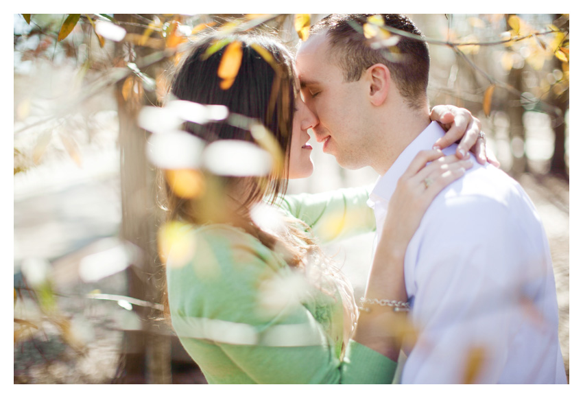 engagement session of Lindsey Barrett and Chris Mudge in The Woodlands Texas by Dallas wedding photographer Stacy Reeves