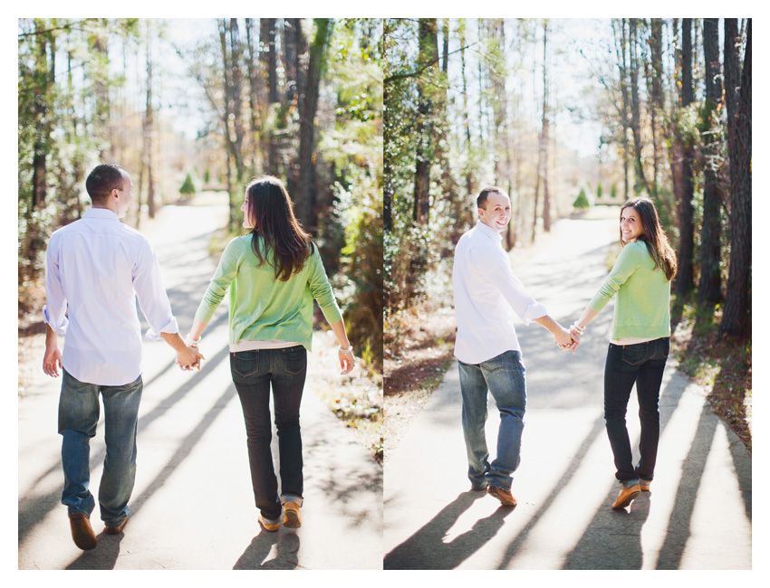 engagement session of Lindsey Barrett and Chris Mudge in The Woodlands Texas by wedding photographer Stacy Reeves