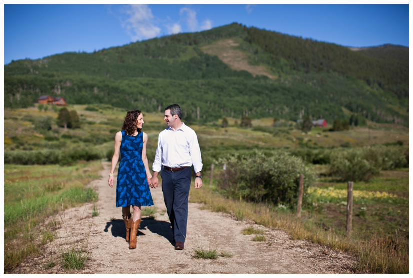 Engagement portrait photo session of Rachel Friedlander and Justin Grodin in Crested Butte Colorado by Dallas wedding photographer Stacy Reeves