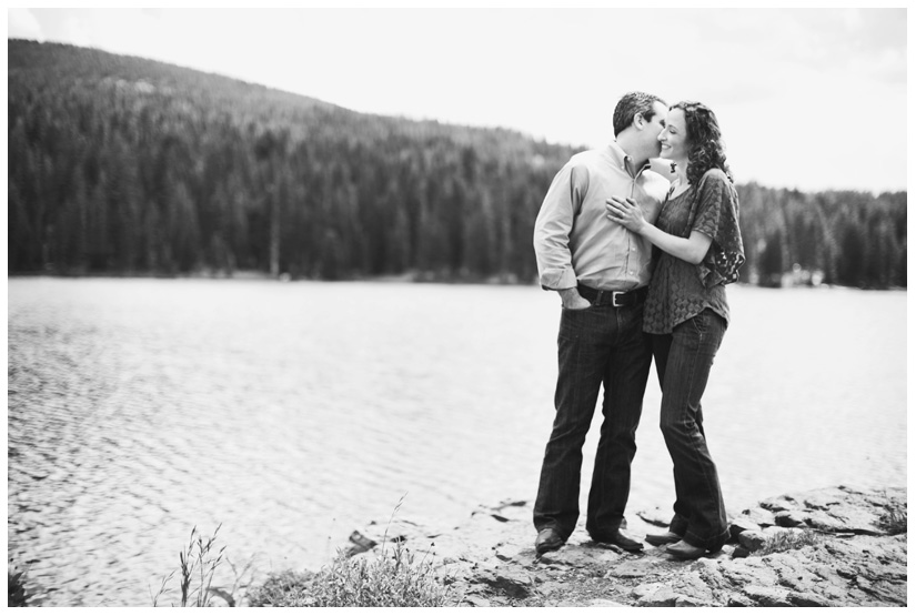 Engagement portrait photo session of Rachel Friedlander and Justin Grodin in Crested Butte Colorado by Dallas wedding photographer Stacy Reeves