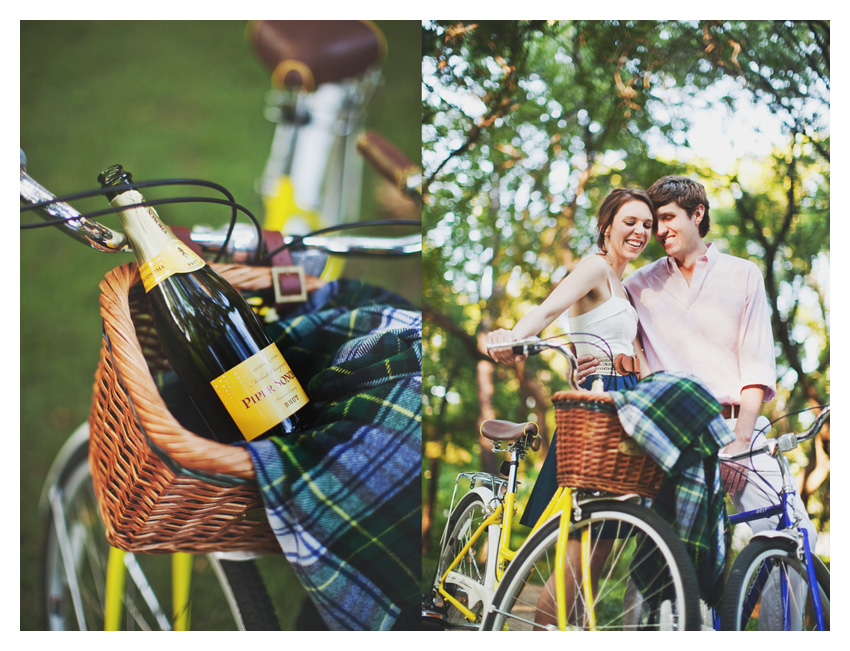 Picnic beach cruiser engagement session of Shannon Crain and Will in Highland Park Texas by Dallas wedding photographer Stacy Reeves