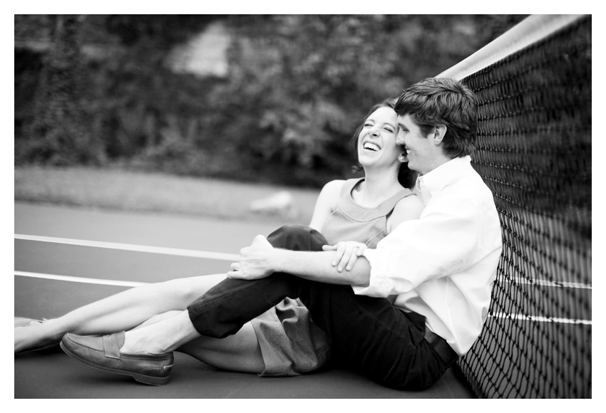 Picnic beach cruiser engagement session of Shannon Crain and Will in Highland Park Texas by Dallas wedding photographer Stacy Reeves