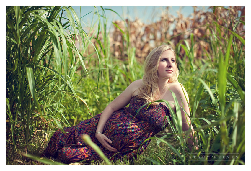 rustic country maternity pregnancy portrait photo session of Gara and Brandon Hill by Dallas wedding photographer Stacy Reeves