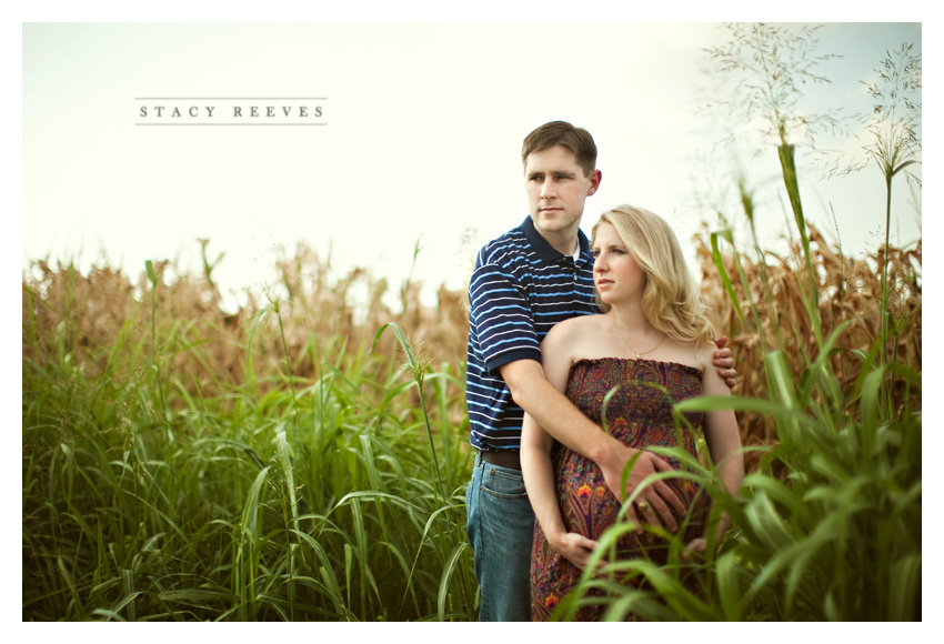 rustic country maternity pregnancy portrait photo session of Gara and Brandon Hill by Dallas wedding photographer Stacy Reeves