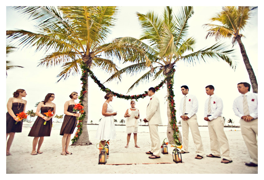 wedding of Ali Arostegui and Robert Rob Adams in Coral Gables near Miami by Dallas wedding photographer Stacy Reeves