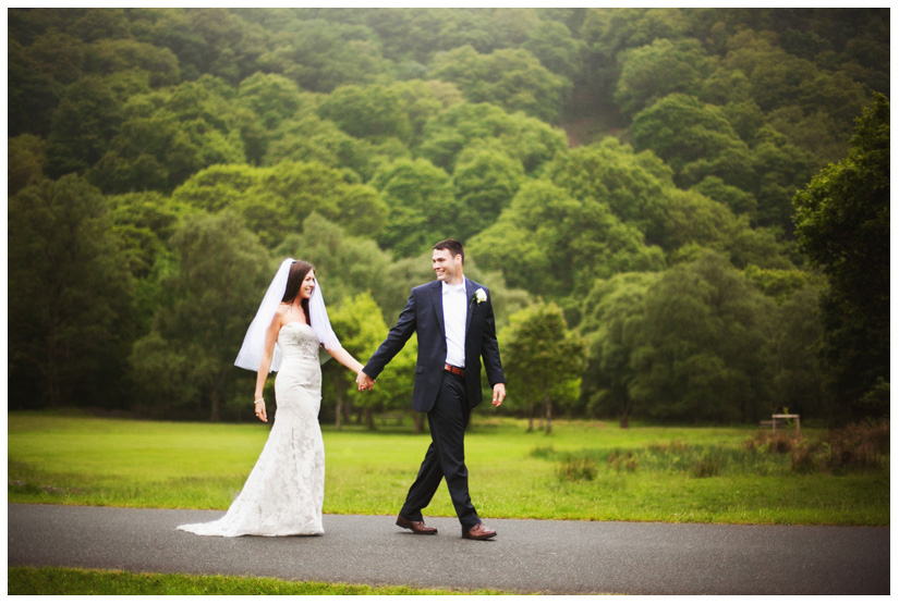 destination wedding of Erin Mazur and Tyler Hufstetler in Dublin Ireland by destination wedding photographer Stacy Reeves