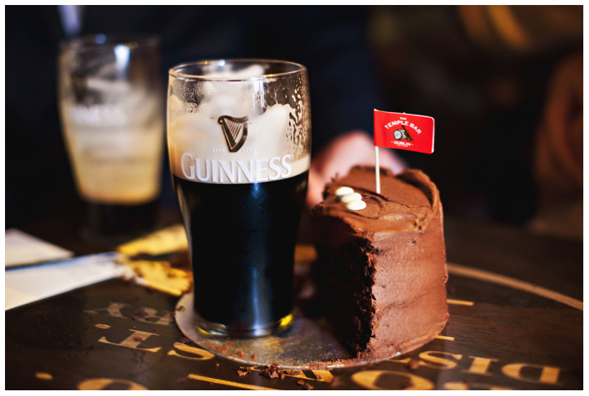 wedding cake and Guinness at Temple Bar