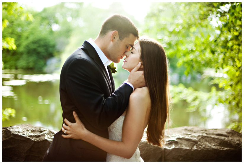 destination wedding of Erin Mazur and Tyler Hufstetler in Dublin Ireland at St. Stephen's Green Park by destination wedding photographer Stacy Reeves