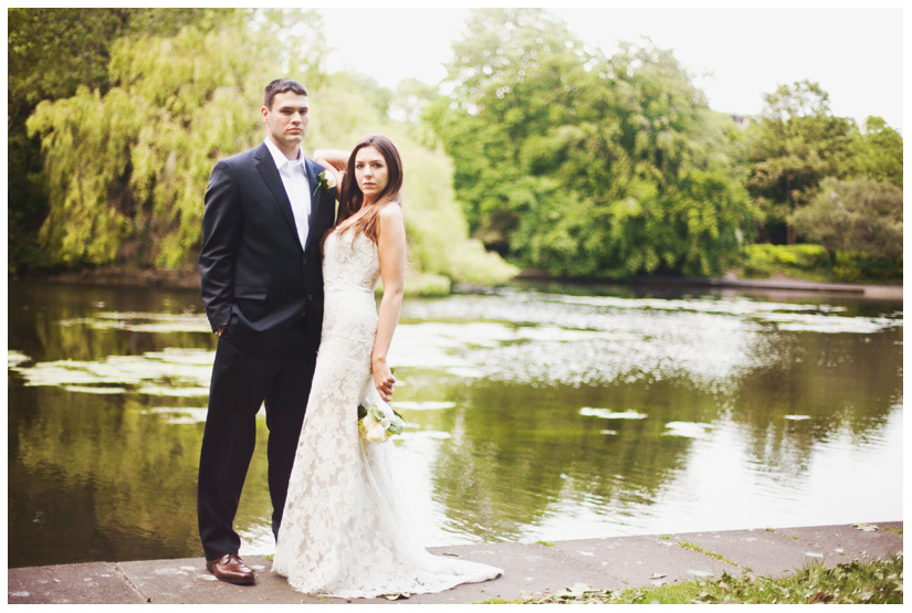 bride and groom wedding day portraits in St. Stephen's Green in Dublin