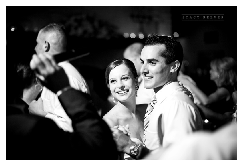 wedding photos of Heather Patterson and Anthony Simon at the Shadow Hawk Golf Club at the Houstonian Golf and Country Club in Richmond Texas by Dallas Wedding Photographer Stacy Reeves