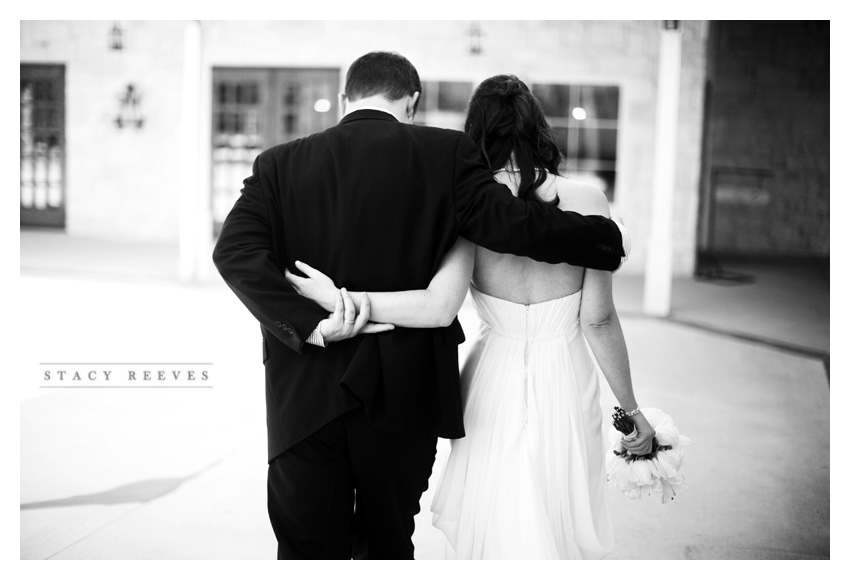 Holly Harlan and Shane intimate Houston wedding elopement at Briscoe Manor by Dallas wedding photographer Stacy Reeves