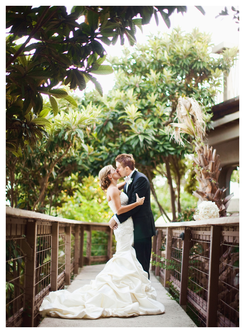 wedding photos of Jessica Templet and Charles Charlie Henshaw at Villa Antonia in Austin Texas by Dallas wedding photographer Stacy Reeves