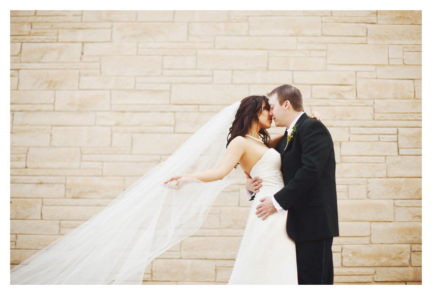 Midland Odessa wedding photography of Julie Lasater and Colin Beal by Dallas wedding photographer Stacy Reeves