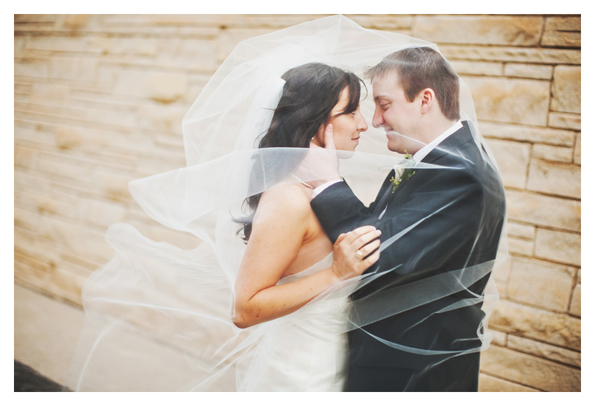 Midland Odessa wedding photography of Julie Lasater and Colin Beal by Dallas wedding photographer Stacy Reeves