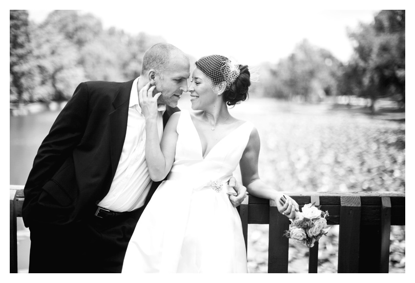 elopement intimate wedding photography at Lakeside in Highland Park by Fort Worth Texas wedding photographer Stacy Reeves