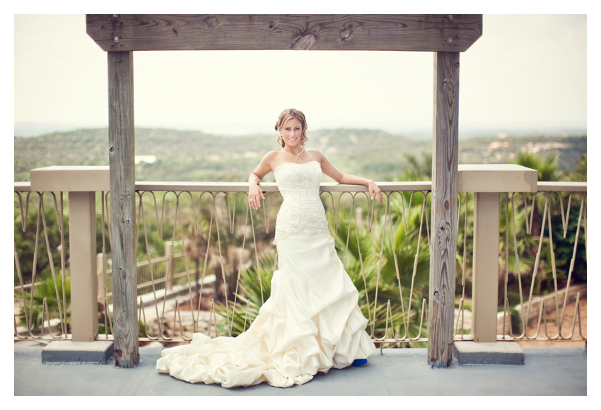 bridal portrait photo session of Jessica Templet Henshaw by Dallas wedding photographer Stacy Reeves