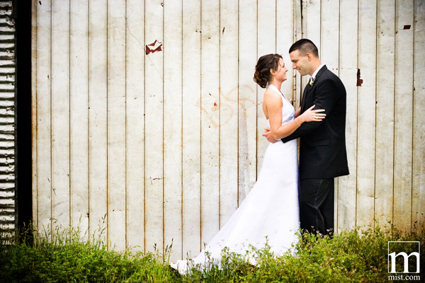 Wedding ceremony and reception of Jena Rhine and Justin Miller at the Forum in Whitney Texas by Dallas wedding photographer Stacy Reeves