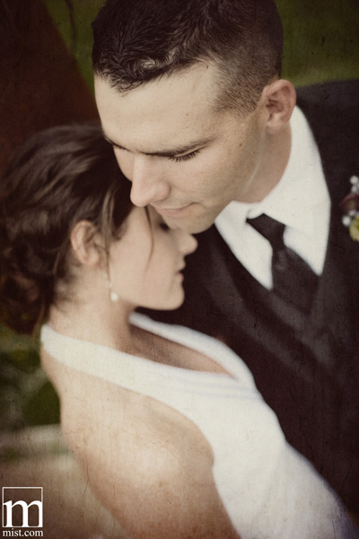 Wedding ceremony and reception of Jena Rhine and Justin Miller at the Forum in Whitney Texas by Dallas wedding photographer Stacy Reeves