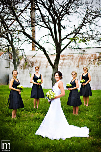 Wedding ceremony and reception of Jena Rhine and Justin Miller at the Forum in Whitney Texas by Dallas wedding photographer Stacy Reeves