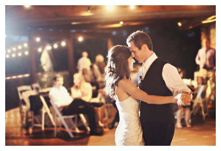 wedding photography of Jim Carlson and Lindsay Baldauf at Nature's Point in Austin Texas by Dallas wedding photographer Stacy Reeves