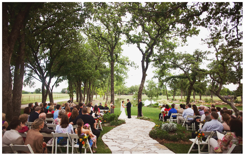 wedding photos of Lauren Poole and Jeff Gunter at OW Ranch in Granbury Texas by Dallas wedding photographer Stacy Reeves