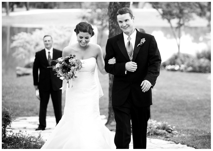 wedding photos of Lauren Poole and Jeff Gunter at OW Ranch in Granbury Texas by Dallas wedding photographer Stacy Reeves