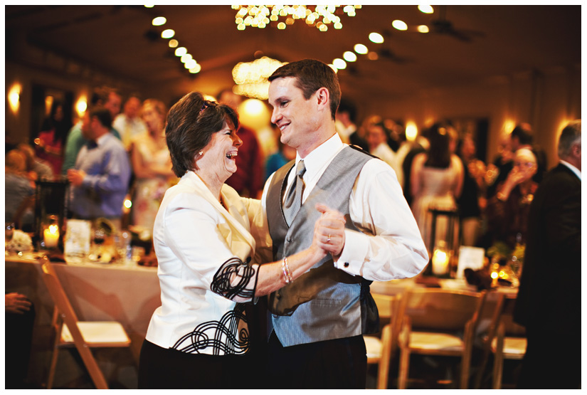 wedding photos of Lauren Poole and Jeff Gunter at OW Ranch in Granbury Texas by Dallas wedding photographer Stacy Reeves